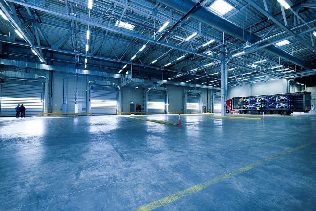 100 x 100 steel building cost: A warehouse space